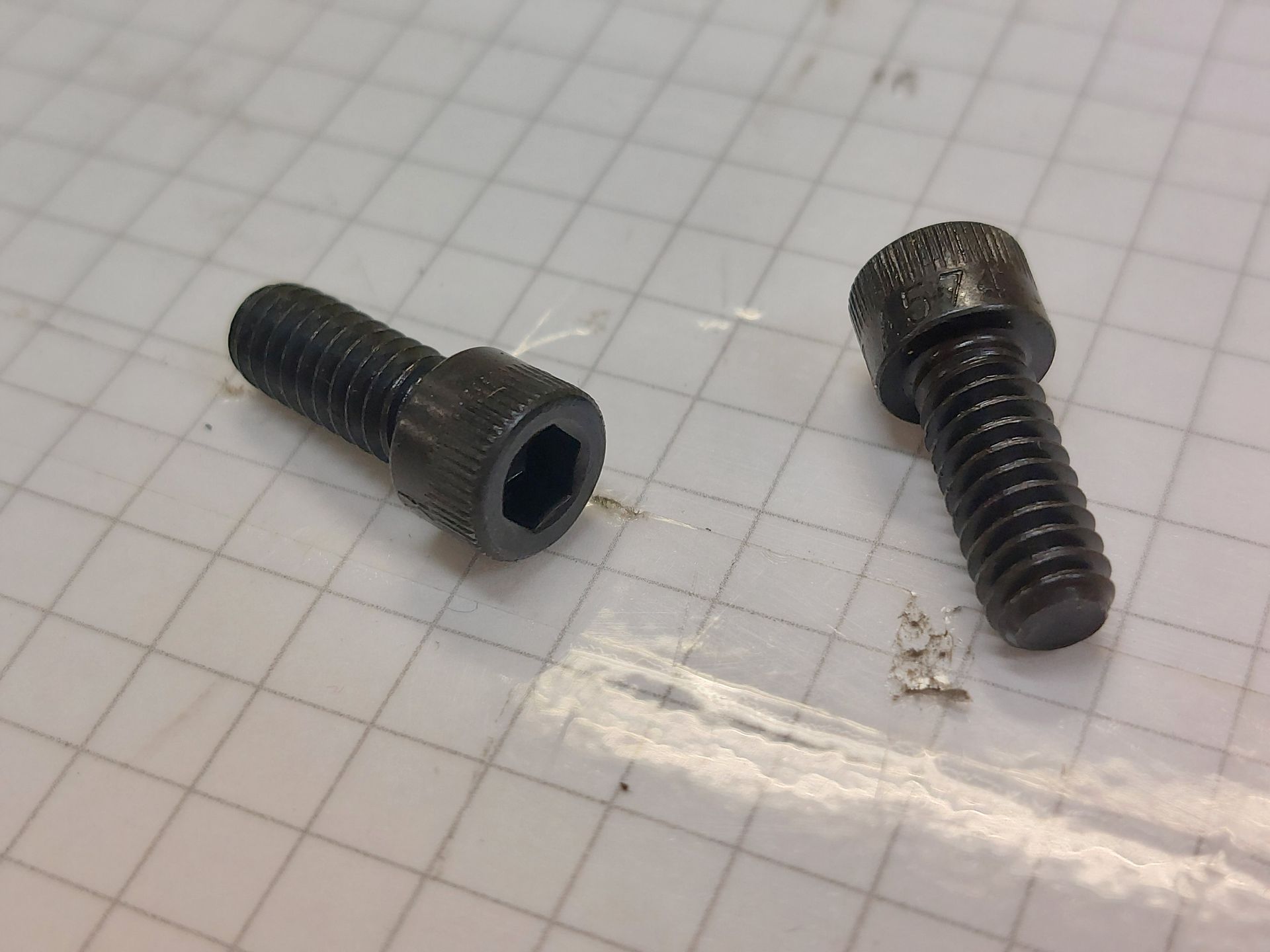 [SHCS  1/4 - 20 X 5/8] WA04808