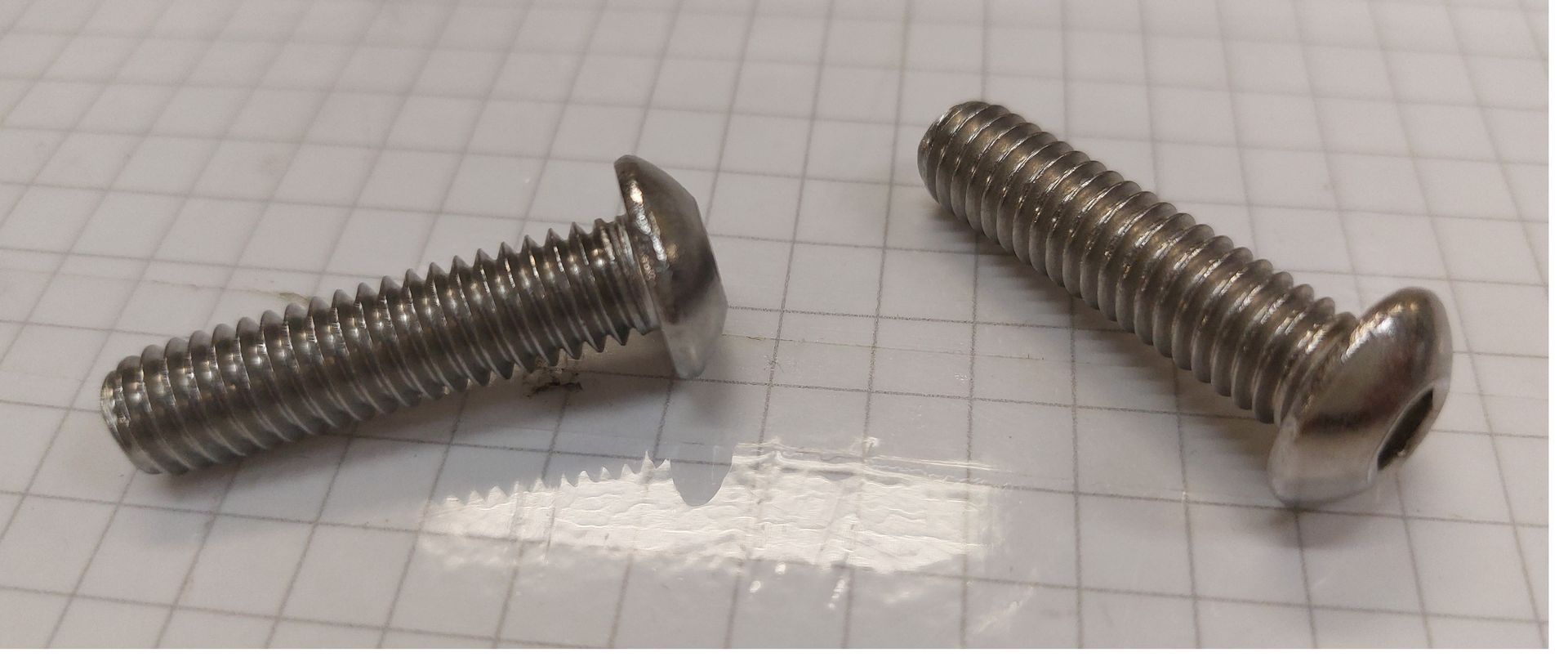[SST BUTTON HEAD HEX DRIVE SCREW 5/16 - 18 X 1-1/4" LONG] WA86879