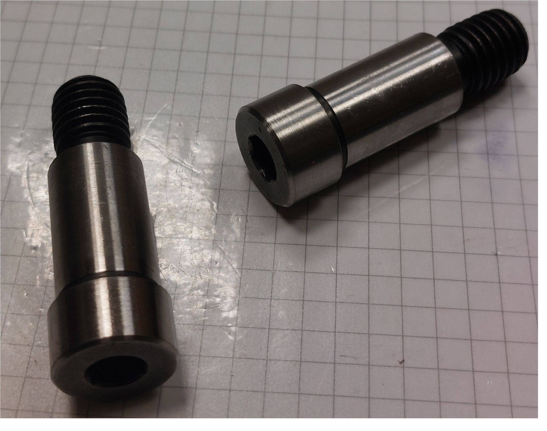 [SHOULDER BOLT] R52789
