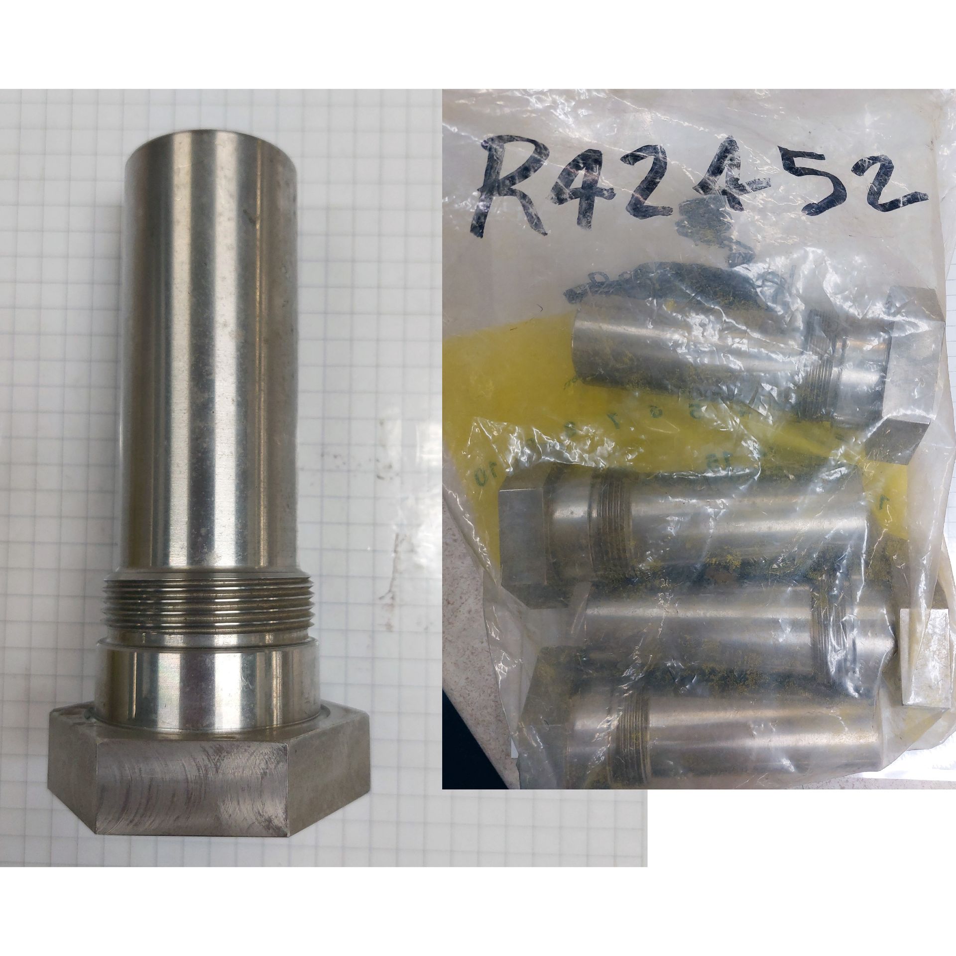 [STUD SEAL ROLL] R42452